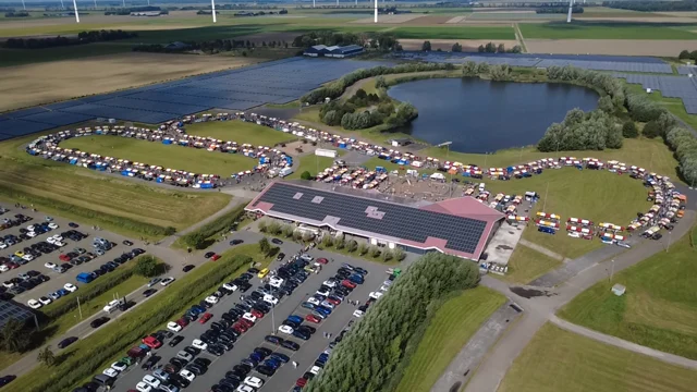 Mega vlooienmarkt Biddinghuizen
